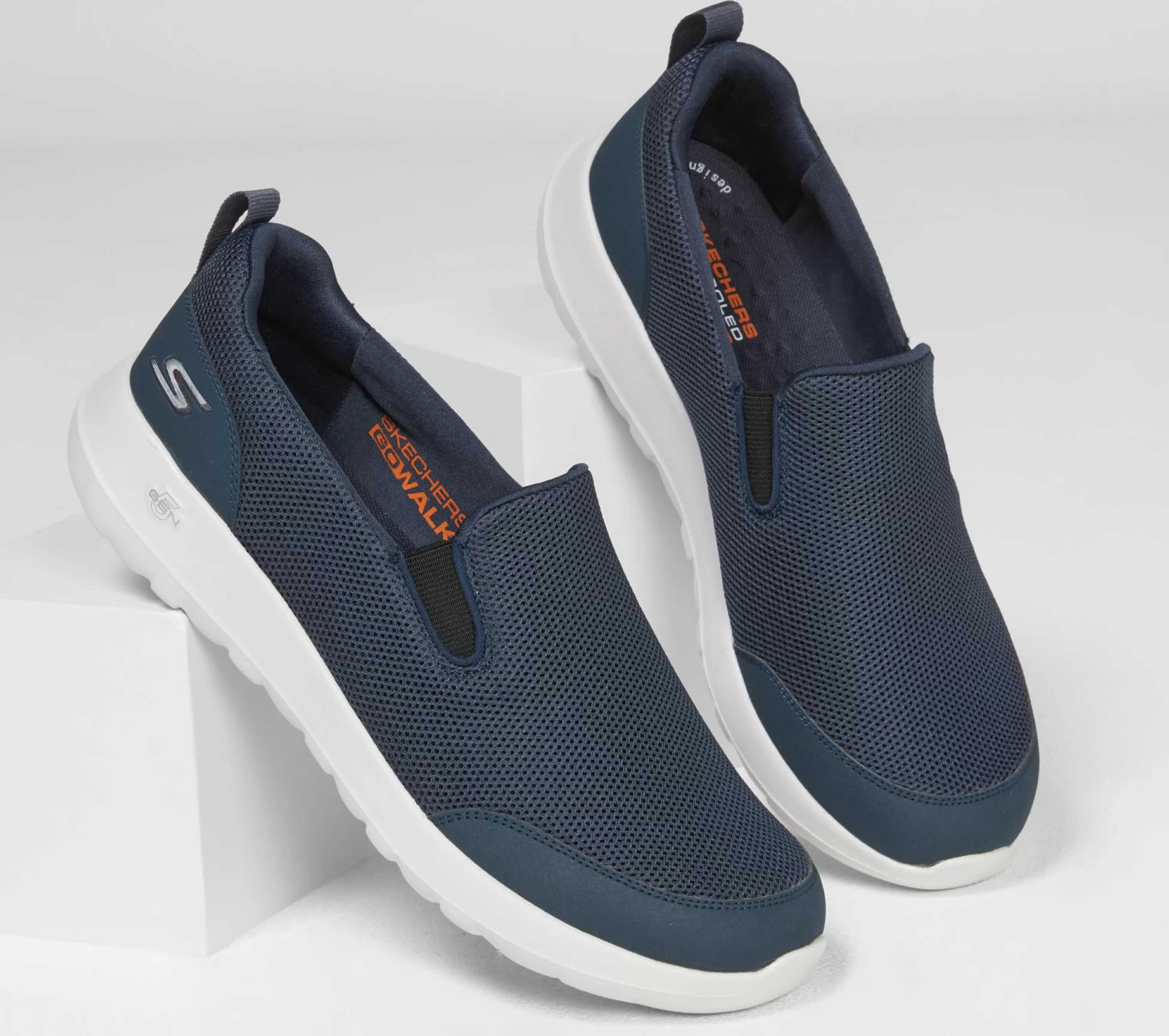 SKECHERS GOwalk Max - Clinched* Slip-Ons | Casual Sneakers